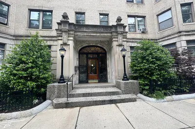 60 Charlesgate East #124 1