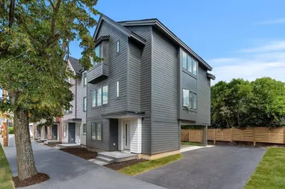 106 River Street #18