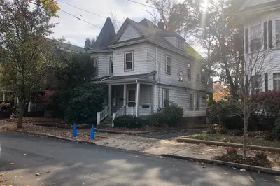 17 Hampshire St 1