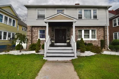 85 Knollwood St 1