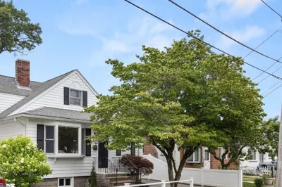 16 Cleveland Street