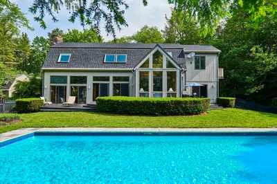 130 Woodmere Rd
