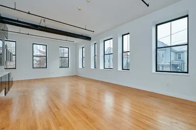 220 Spencer Ave #104