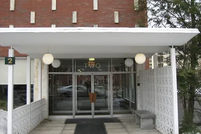 2 Hammond Pond Pkwy #602