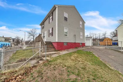 272 Mill St