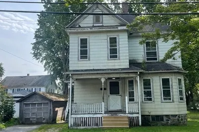 13 River St