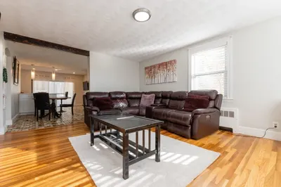 44 Woodlawn Ave #1