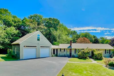 415 1st Parish Rd