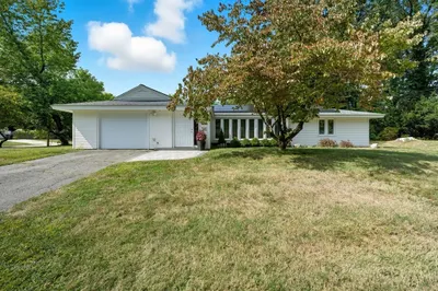 19 Nob Hill Dr