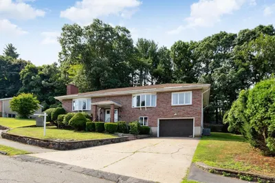16 Nixon Ln