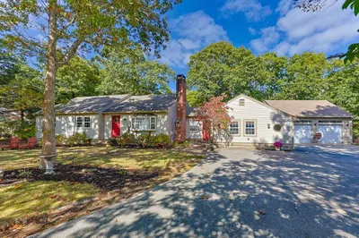 6 Sassafras Ln