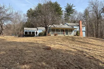 45 Hickory Ln