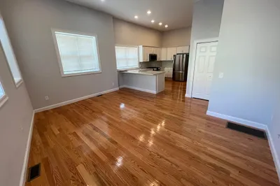 126 Cross St #2