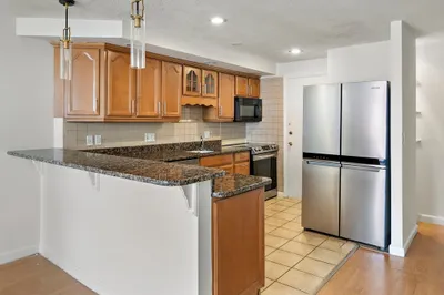 400 Governors Dr #28