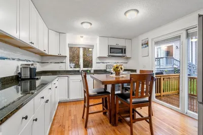 270 Sunderland Rd #42 1