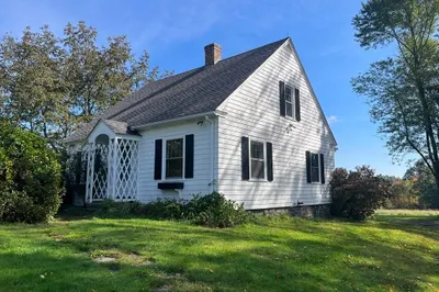 171 Leyden Rd