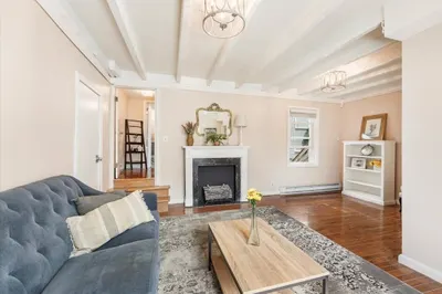8 Lovis St