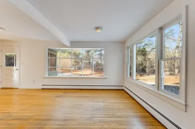 250 Hudson Rd 1