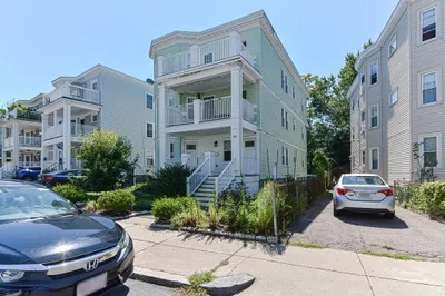 69 Seymour St #3