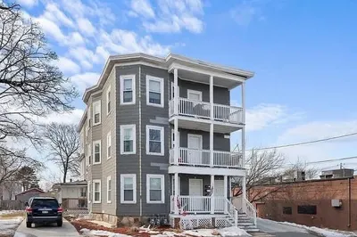 11 Taylor Ave #2