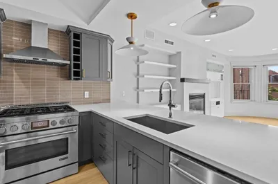 81 St Botolph St #3