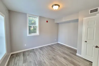 527 Charles St #1