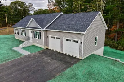 8 Foster Rd 1