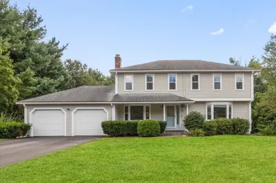 33 Barnstable Rd 1