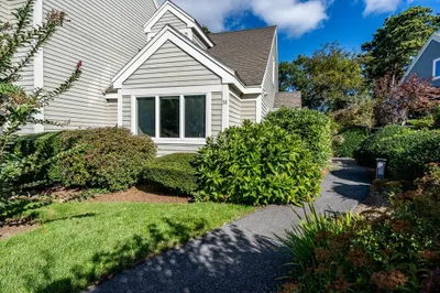38 Trevor Ln #38 1