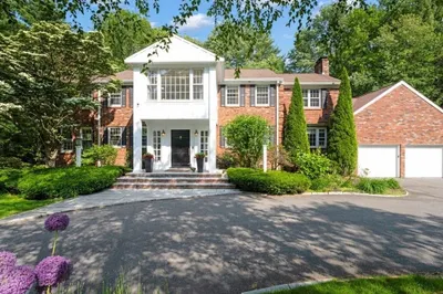 51 Canterbury Ln 1