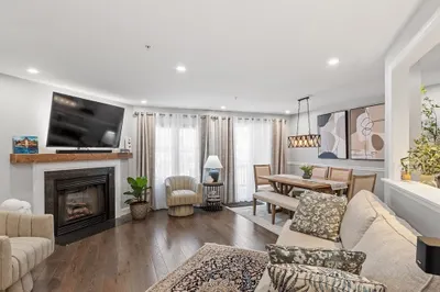 16 Acorn Ave #16