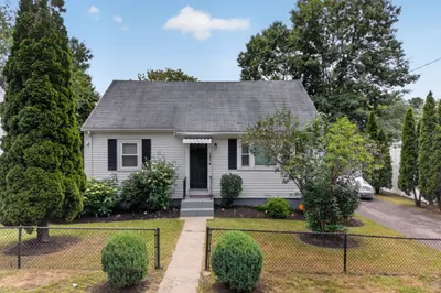 193 Pond St 1