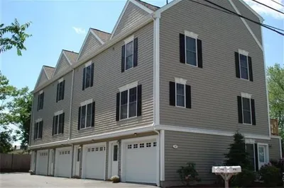 18 Middle St #2