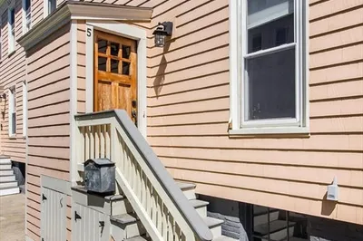 5 Evergreen Ave #5