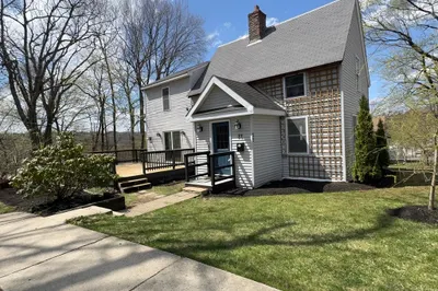 32 Heroult Rd