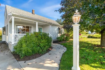 99 Van Horn St