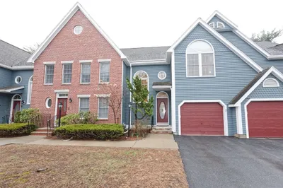 7 Forest Ln #7
