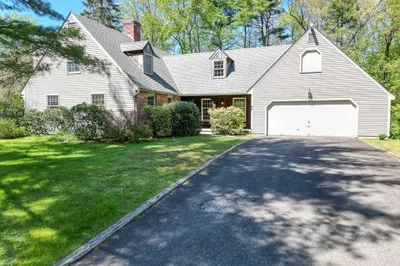 44 King Philip Ave 1