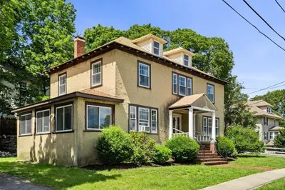 46 Edgemere Rd 1