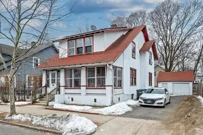 90 Rochelle St