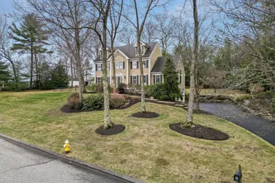 7 Derosier Drive 1