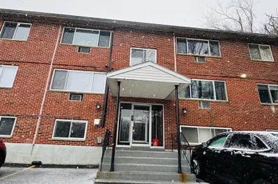 137 Winthrop St #14A 1