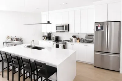 654 E Broadway #403