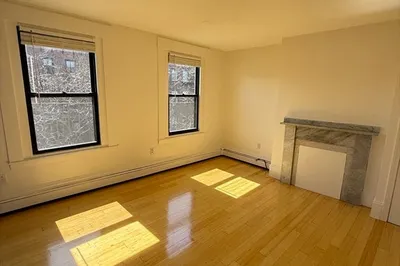 4 Milford St #302