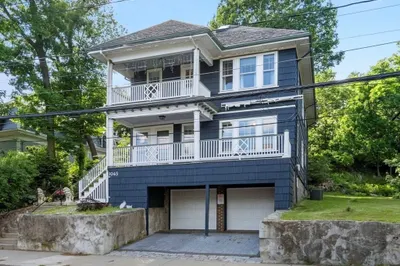 1045 Adams Street #2