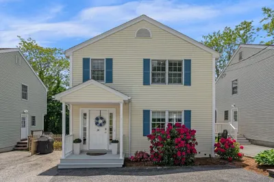 24 Blossom St