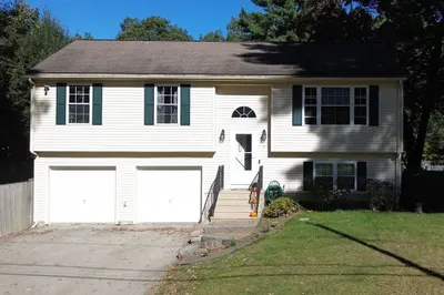 3 Pine Rd