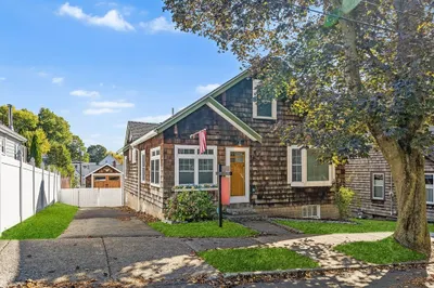 16 Newton Ave 1