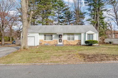5 Kerry Dr 1