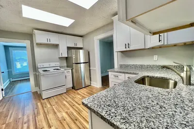 94 Main St #1L 1